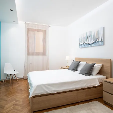Apartment Blue U Centru Pule, Blizina Mora